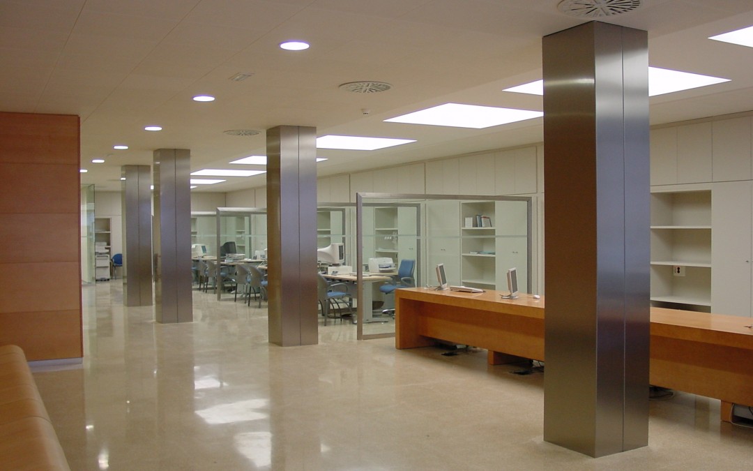 Oficina de empleo de Sagunto. Adaptación a la imagen Servef 2004